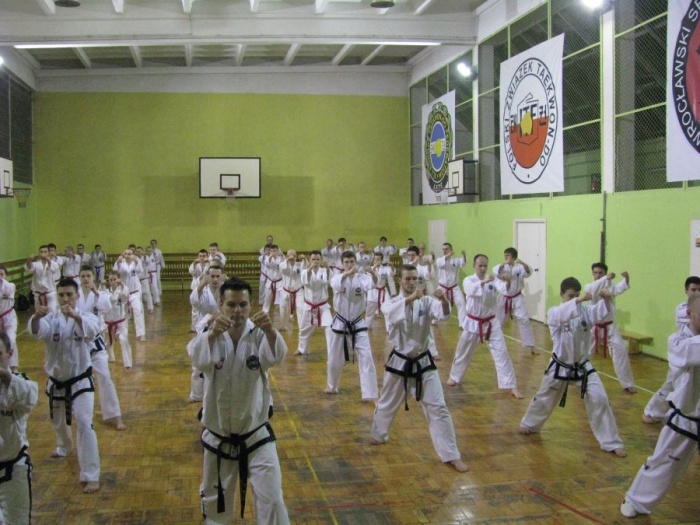 19 czarny pas w klubie